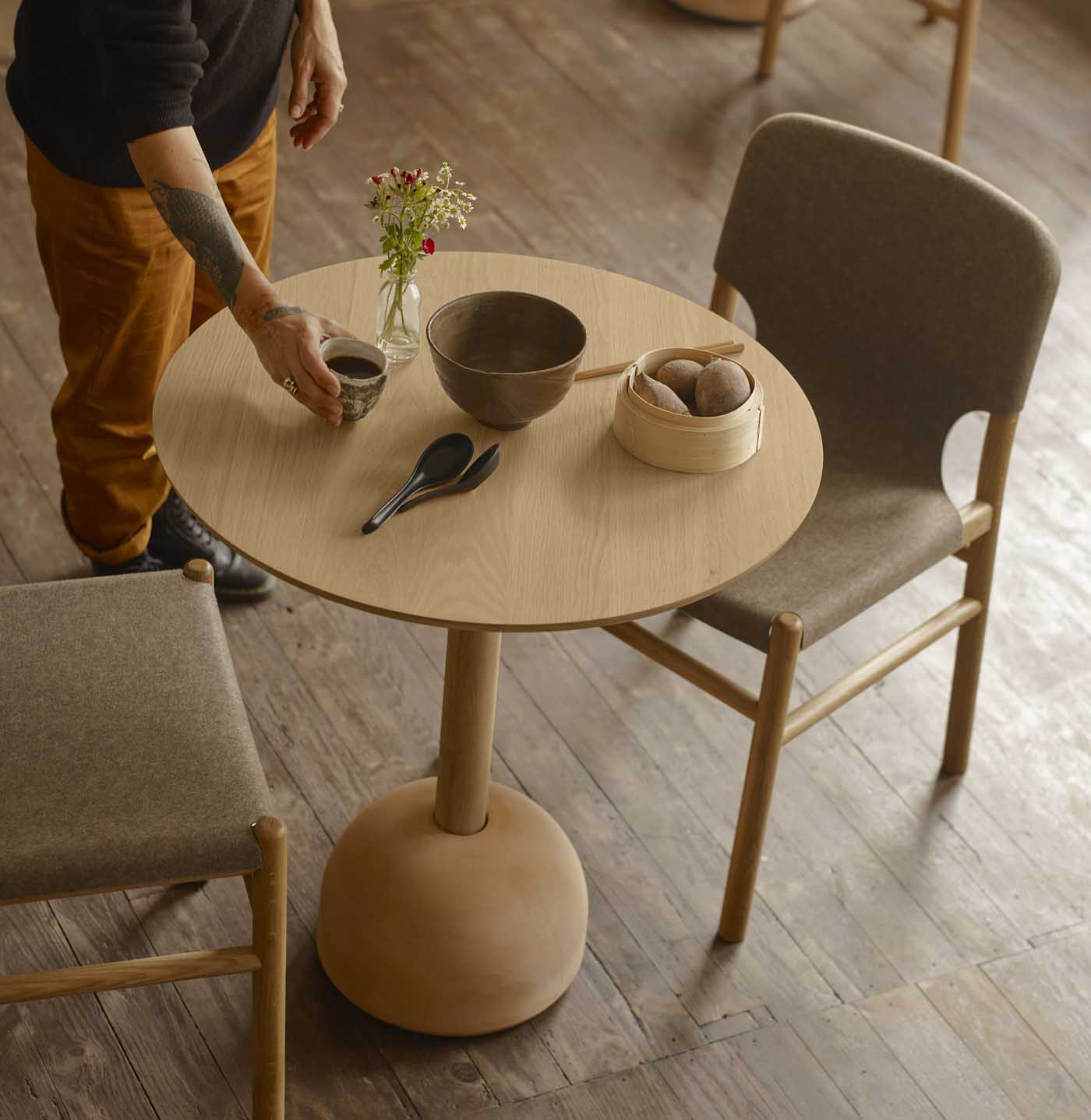 Alki-Xume-Chaise-Pet-Chene-Iratzoki-studio-05