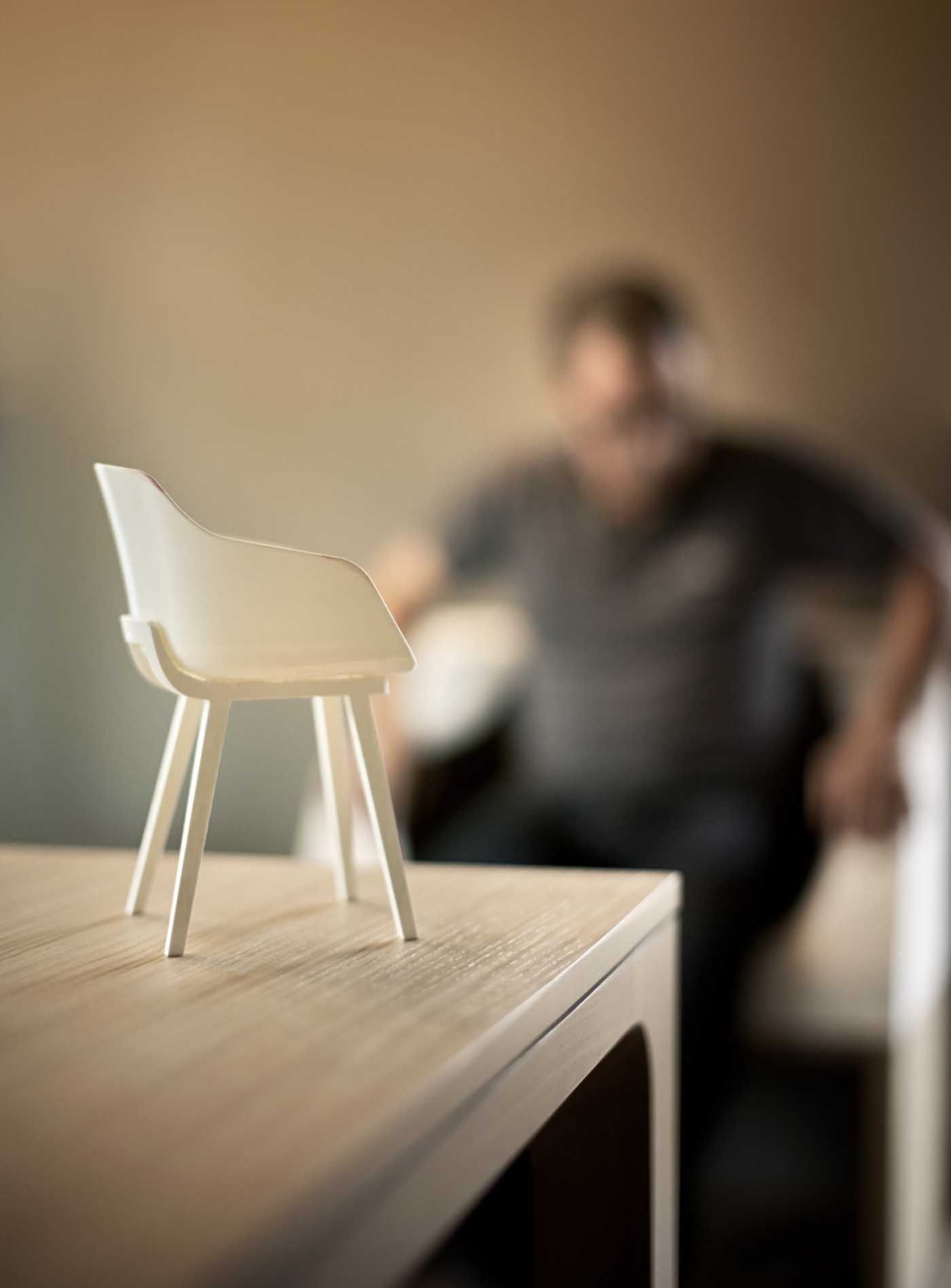 Chaise-bioplastique-chene-design-iratzoki-studio-kuskoabi-alki-19