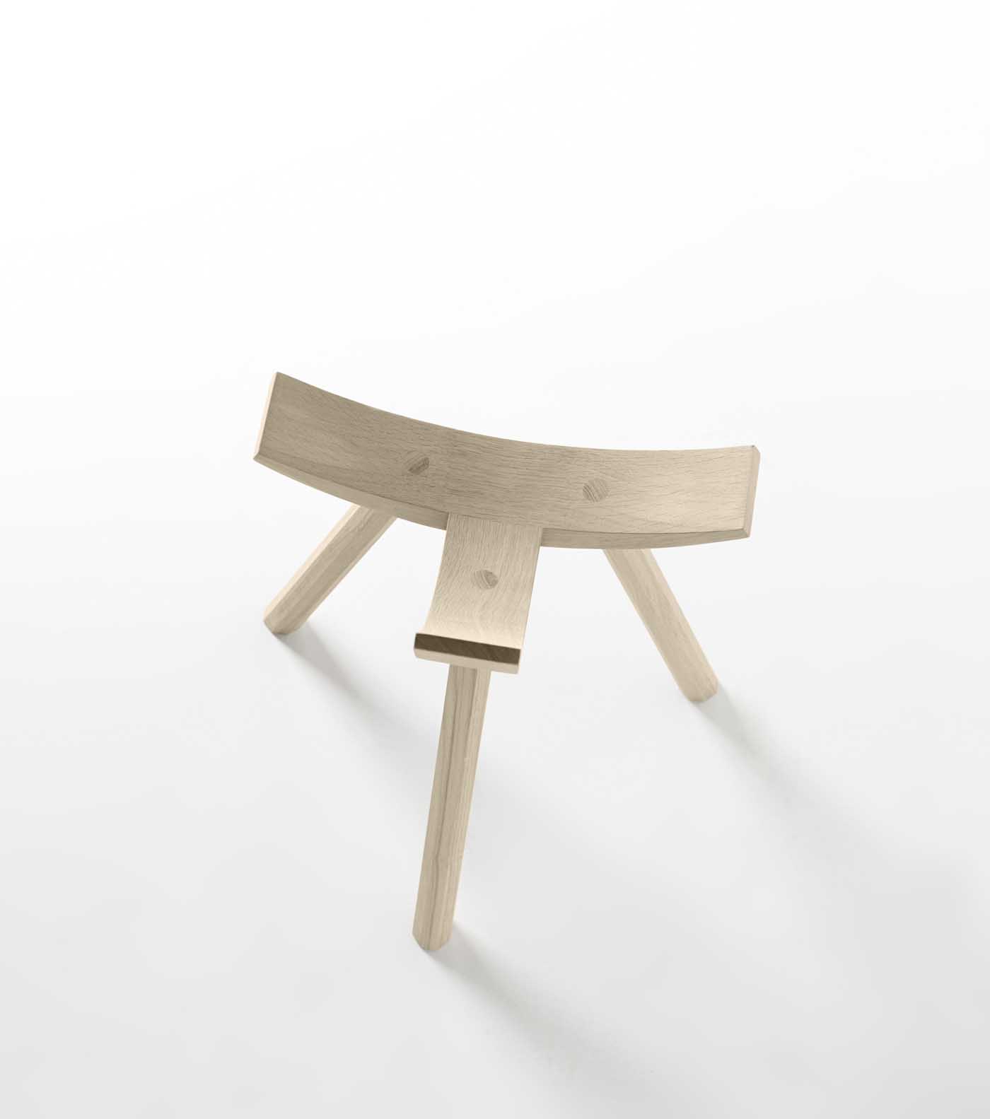 Hiruki-tabouret-chene-massif-design-iratzoki-studio-alki-06