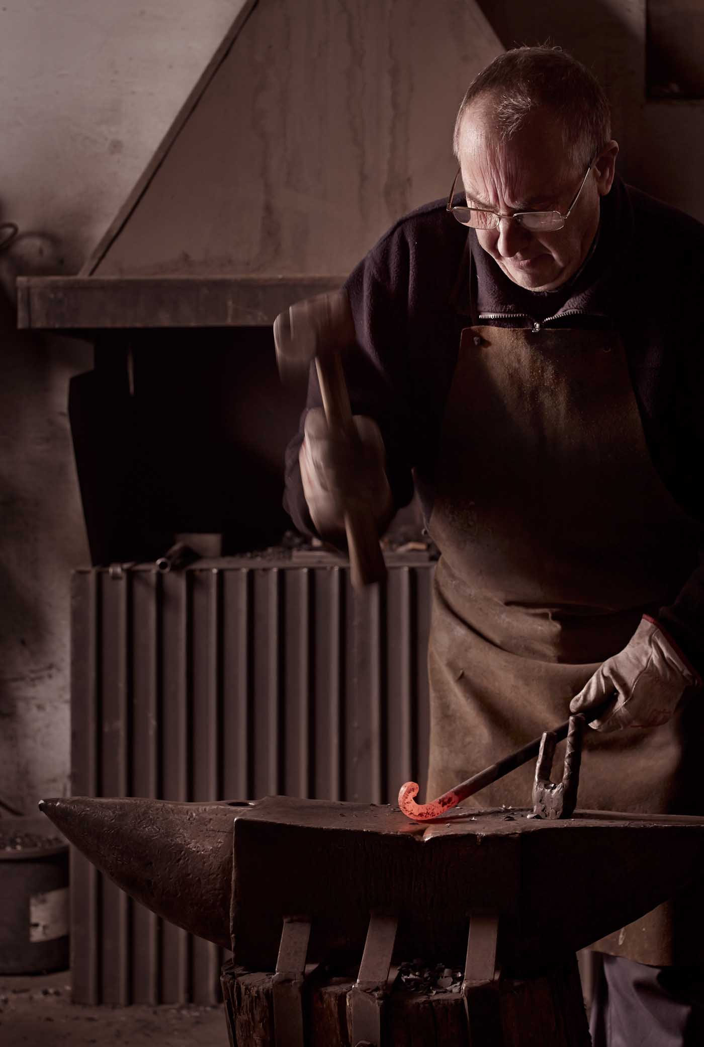 Kea-meubles-chene-fer-forge-design-iratzoki-studio-Alki-20
