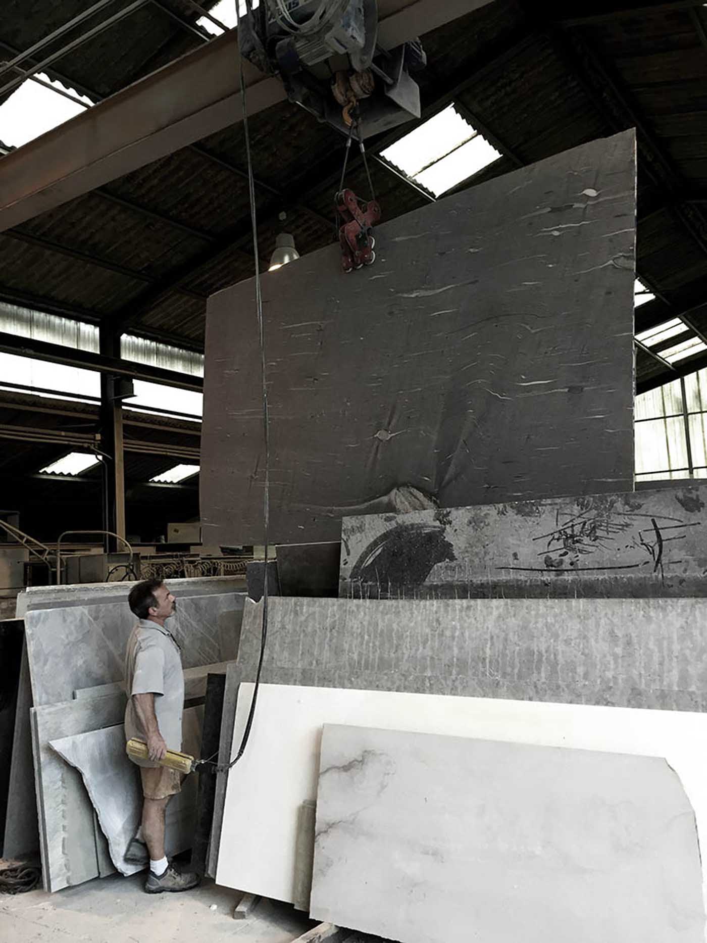 Retegui-marble-selection-factory-02